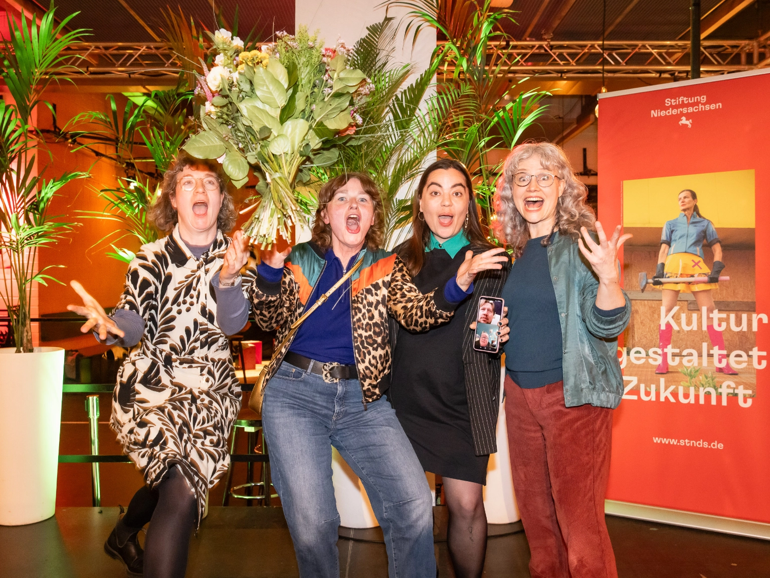 Best OFF Festival 2026: Verleihung Festivalpreis an Frl. Wunder AG & Theater Thikwa für „Tod in der Tupperbox", zu sehen sind vier Performer*innen von Frl Wunder AG