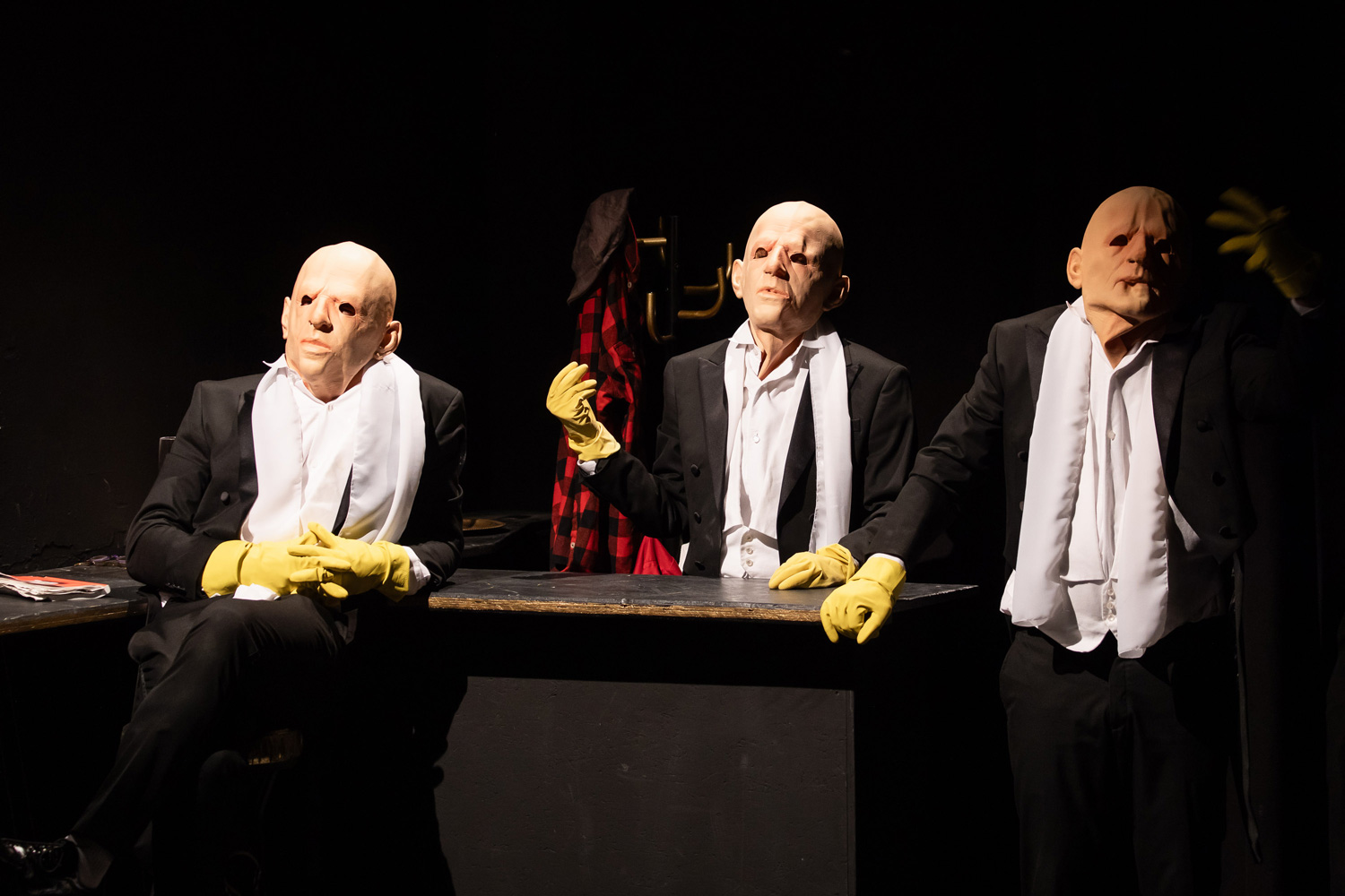 Szenenfoto „MEPHISTO. UNDER PRESSURE.” von Theater an der Glocksee beim Best OFF Festival am 25.04.2026