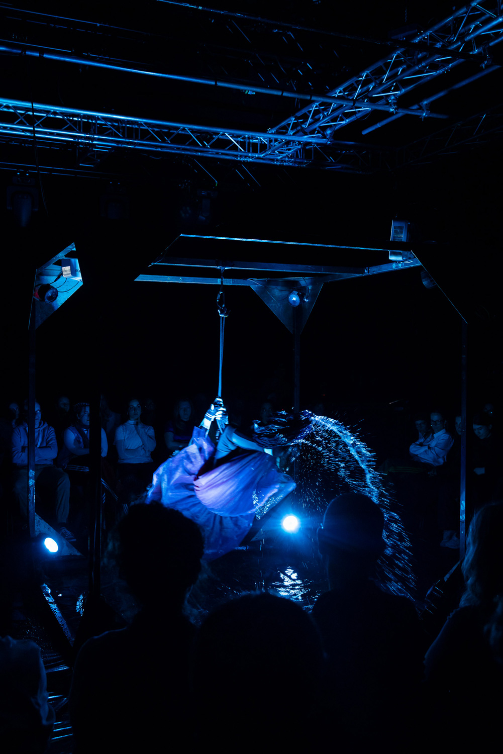 Szenenfoto „REDSHIFT – Tales of gaining power” von tilted collective beim Best OFF Festival am 25.04.2026