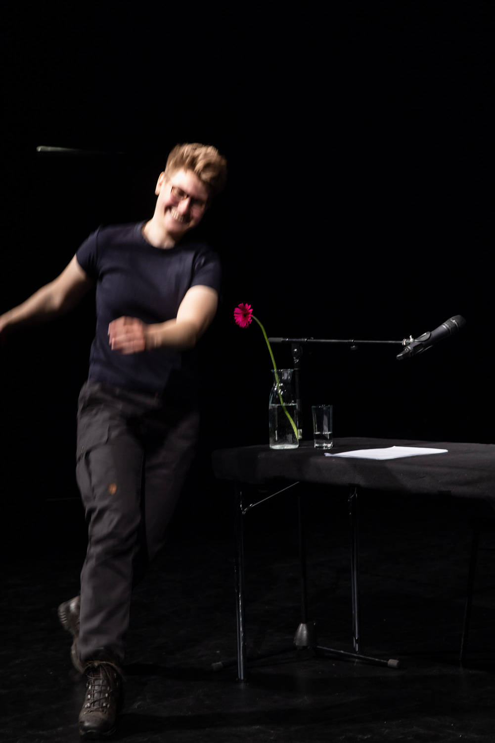 Szenenfoto „etwas mitgenommen” von Mia Wiebke Thies beim Best OFF Festival am 24. April 2026