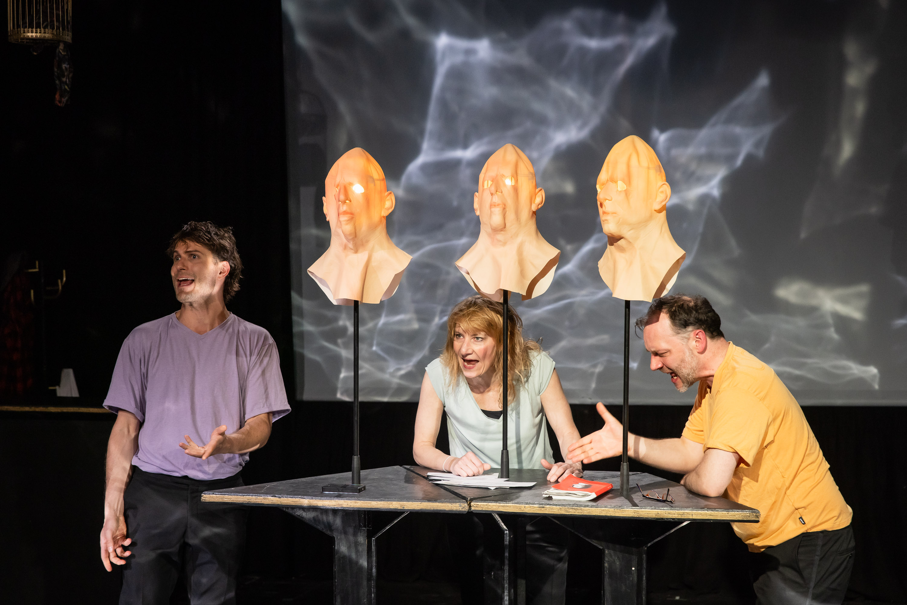 Impression von „MEPHISTO. UNDER PRESSURE.” von Theater an der Glocksee beim Best OFF Festival Freier Theater 2026