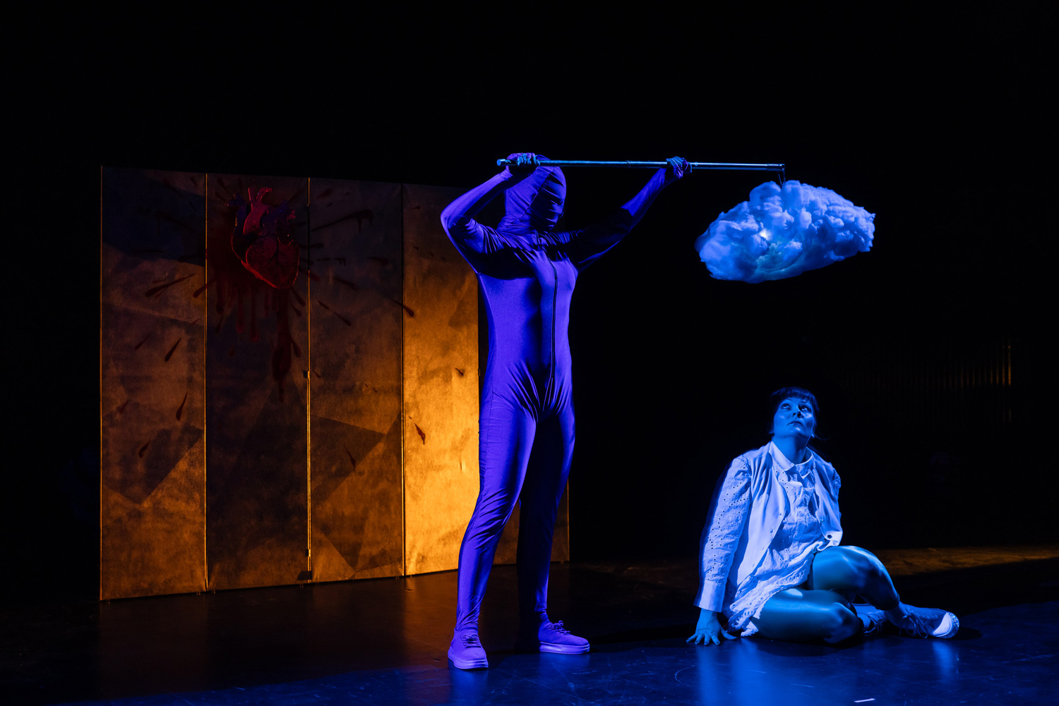Szenenfoto „Heart Shaped Box” von wonderlendt performances beim Best OFF Festival am 25. April 2026