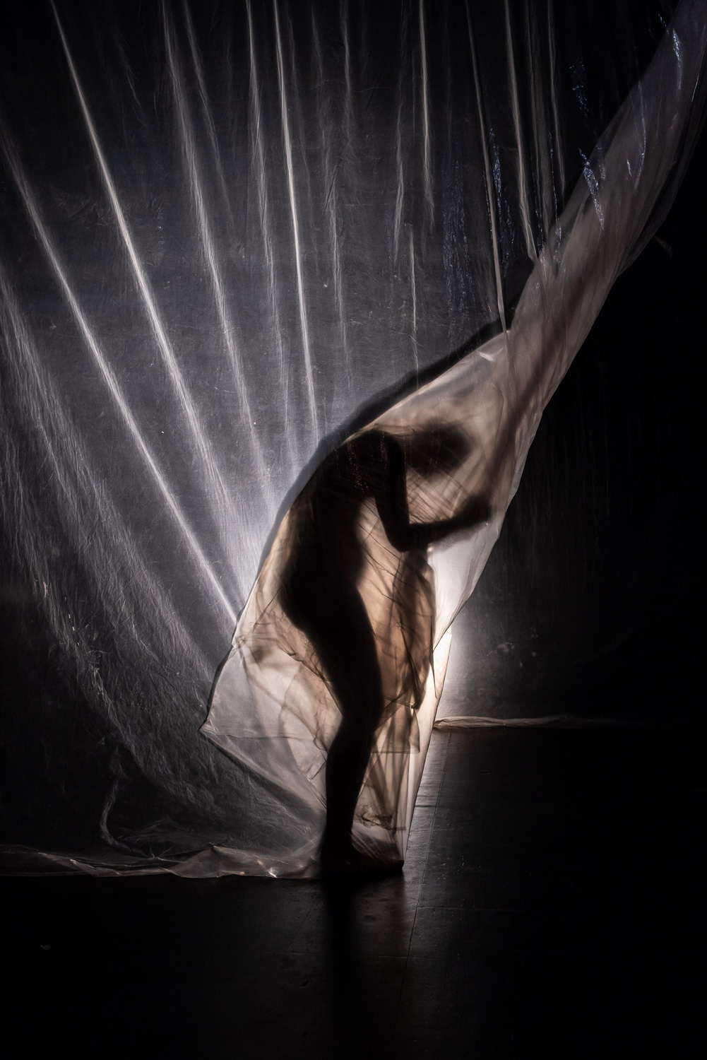 Szenenfoto „How to survive with HILDEGARD KNEF – Eine Rettung in zehn Liedern” von Tommy Wiesner und Ensemble beim Best OFF Festival am 24. April 2026