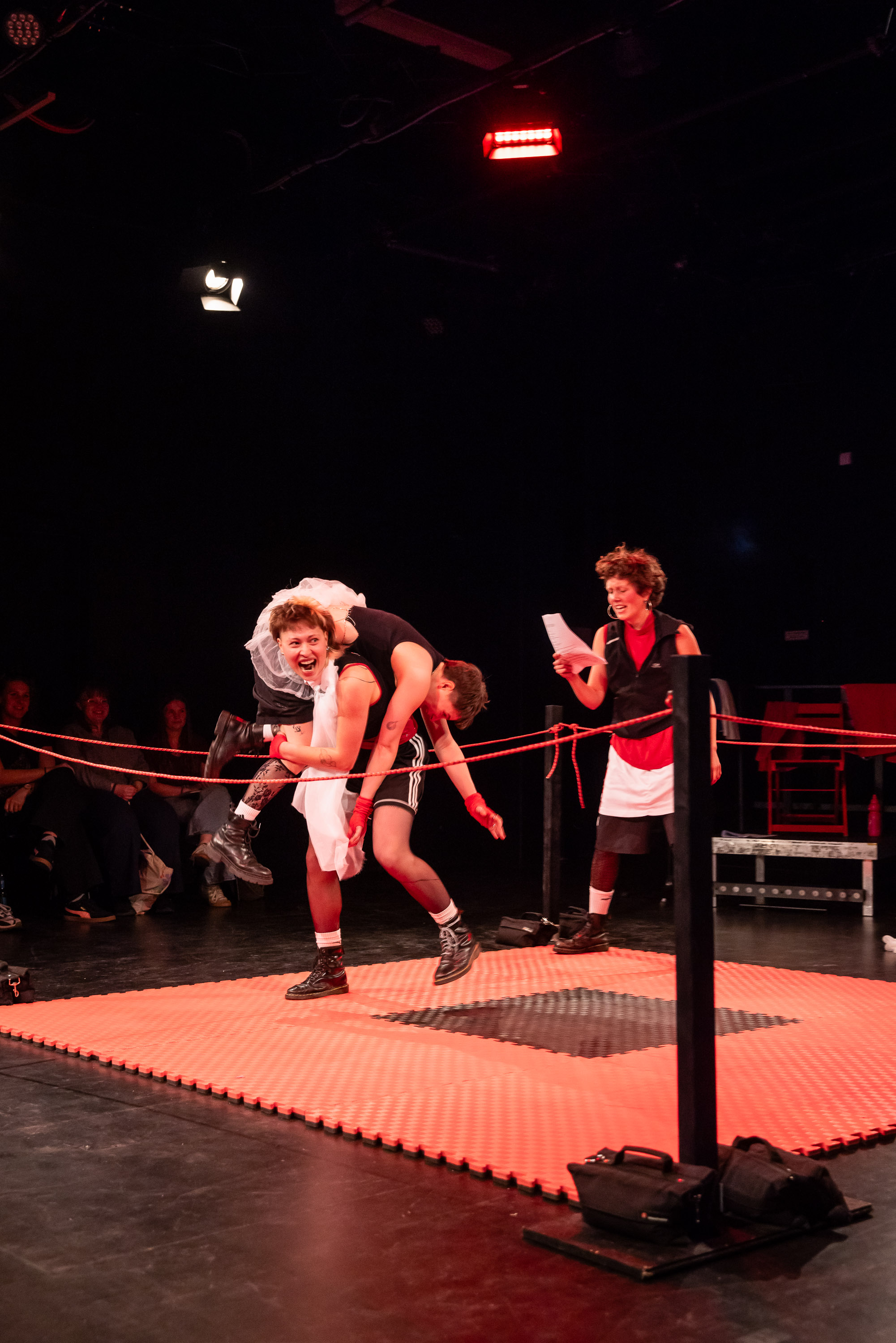 Impression von „fetzen” von kollektiv fetzen beim Best OFF Festival Freier Theater 2026