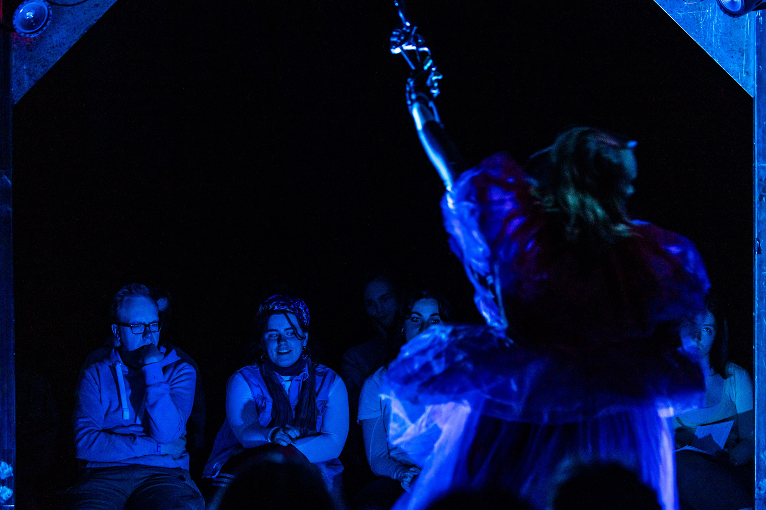 Szenenfoto „REDSHIFT – Tales of gaining power” von tilted collective beim Best OFF Festival am 25.04.2026